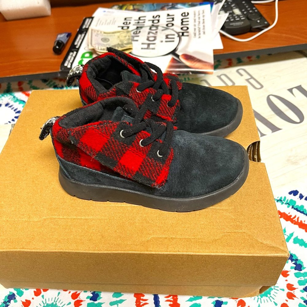 Red Checkered Ugg Boots  Baby Boys( Size 9)